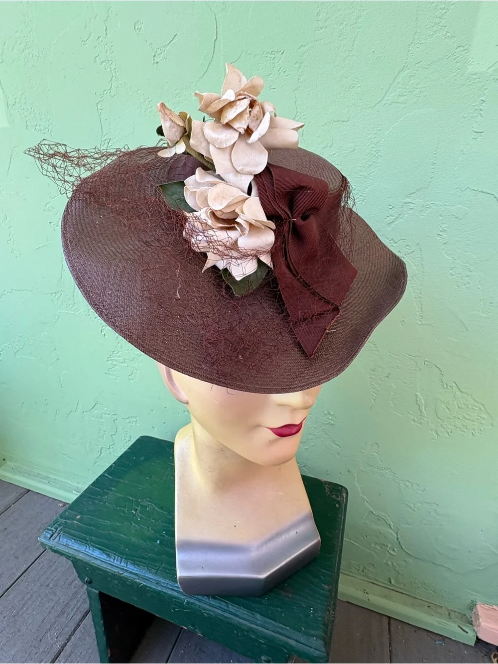 Vintage-Inspired Brown Women’s Floral Fascinator Hat